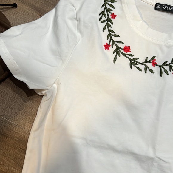 Embroidery t shirt, size XS - Picture 3 of 4